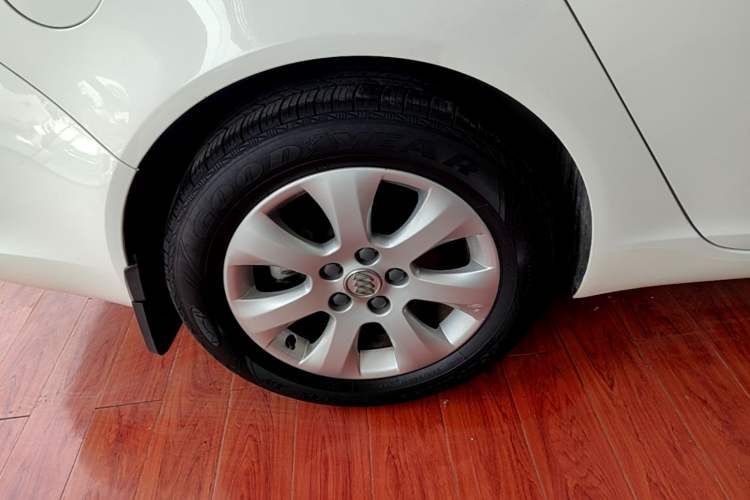Used Buick Regal 2015 2.0L Leading Fashion Edition Right Rear Wheel Hub