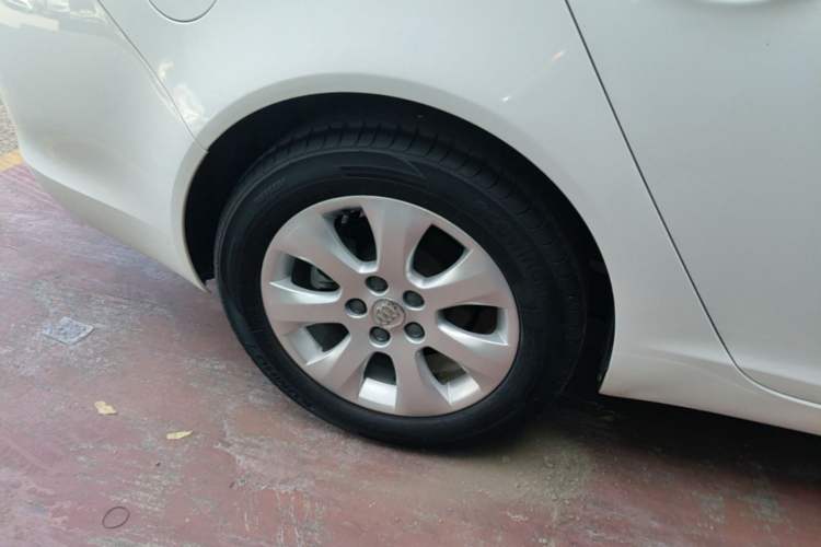 Used Buick Regal 2015 2.0L Leading Fashion Edition Right Rear Wheel Hub