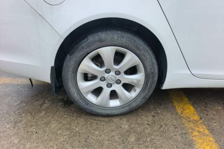 Used Buick Regal 2015 2.0L Leading Fashion Edition Right Rear Wheel Hub