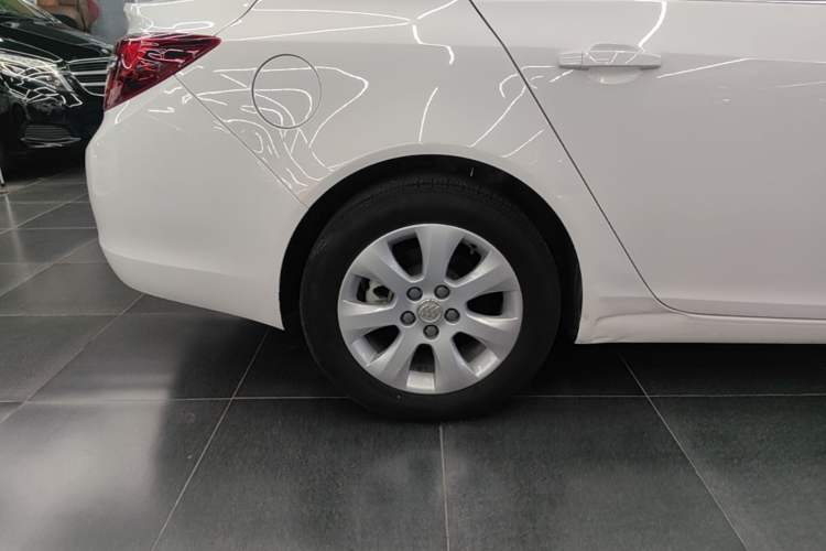 Used Buick Regal 2015 2.0L Leading Fashion Edition Right Rear Wheel Hub
