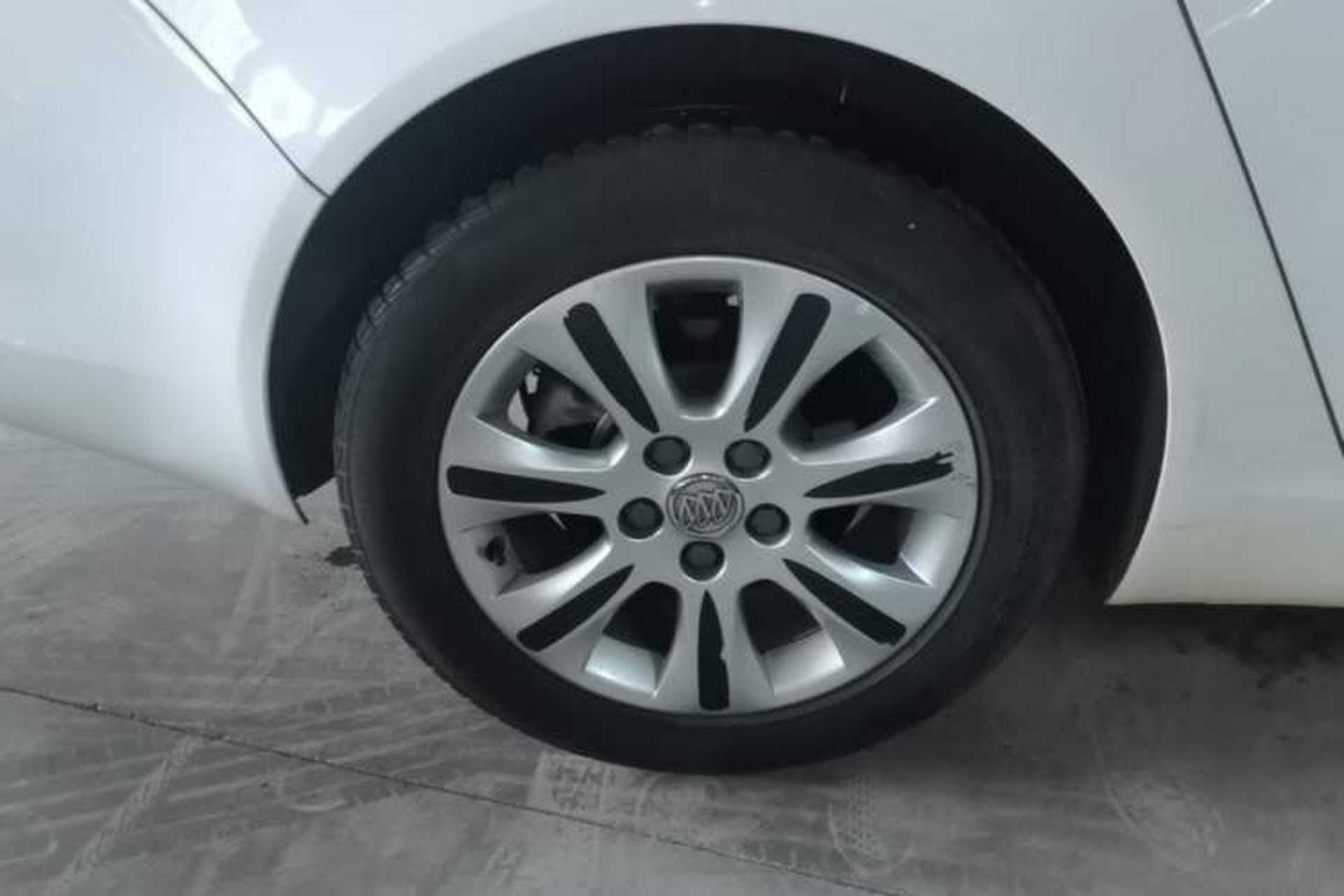 Used Buick Regal 2015 2.0L Leading Fashion Edition Right Rear Wheel Hub