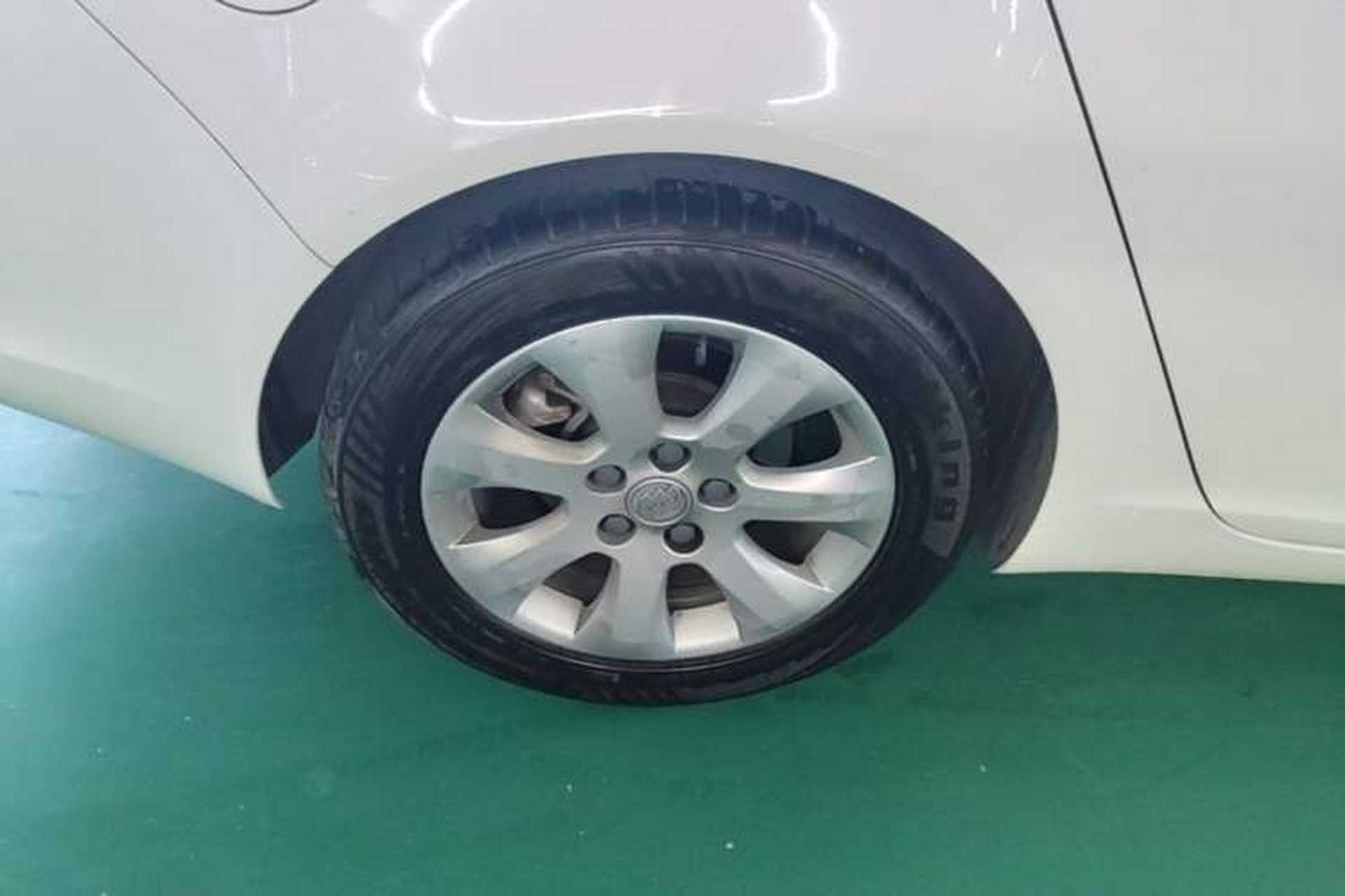 Used Buick Regal 2015 2.0L Leading Fashion Edition Right Rear Wheel Hub