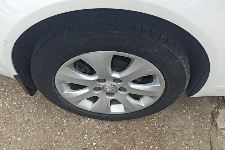 Used Buick Regal 2015 1.6T Leading Technology Model Right Rear Wheel Hub