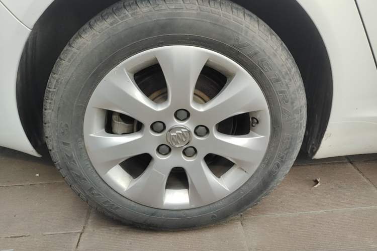 Used Buick Regal 2015 1.6T Leading Technology Model Right Rear Wheel Hub