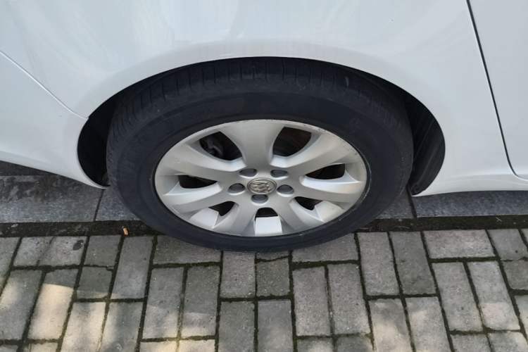 Used Buick Regal 2015 1.6T Elite Tech Model Right Rear Wheel Hub