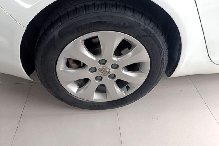 Used Buick Regal 2015 1.6T Leading Technology Model Right Rear Wheel Hub