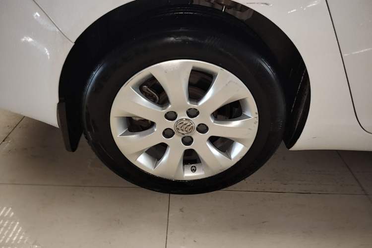 Used Buick Regal 2015 1.6T Leading Technology Model Right Rear Wheel Hub