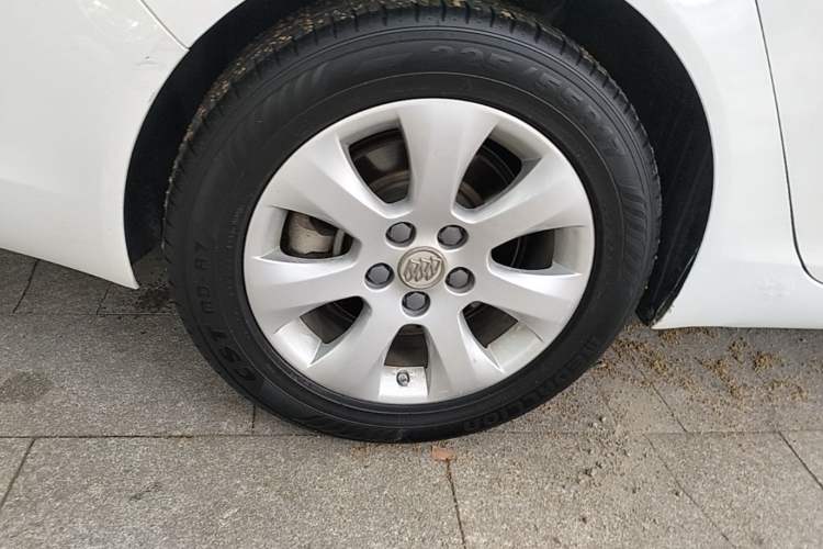 Used Buick Regal 2015 1.6T Elite Tech Model Right Rear Wheel Hub