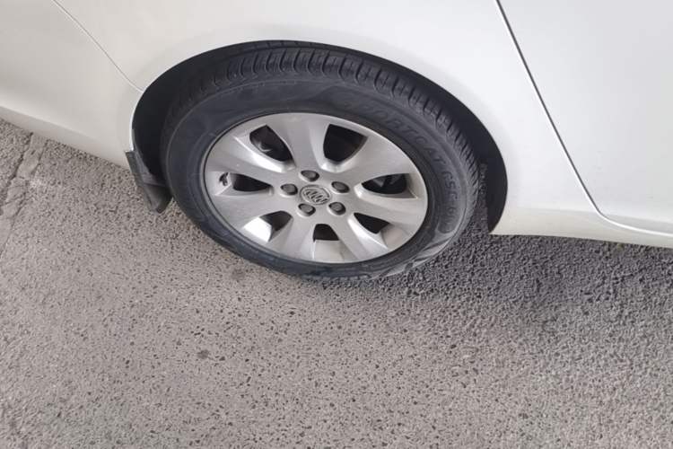 Used Buick Regal 2015 2.0L Leading Fashion Edition Right Rear Wheel Hub