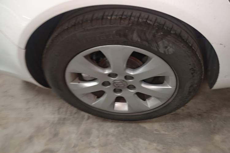 Used Buick Regal 2015 1.6T Leading Technology Model Right Rear Wheel Hub