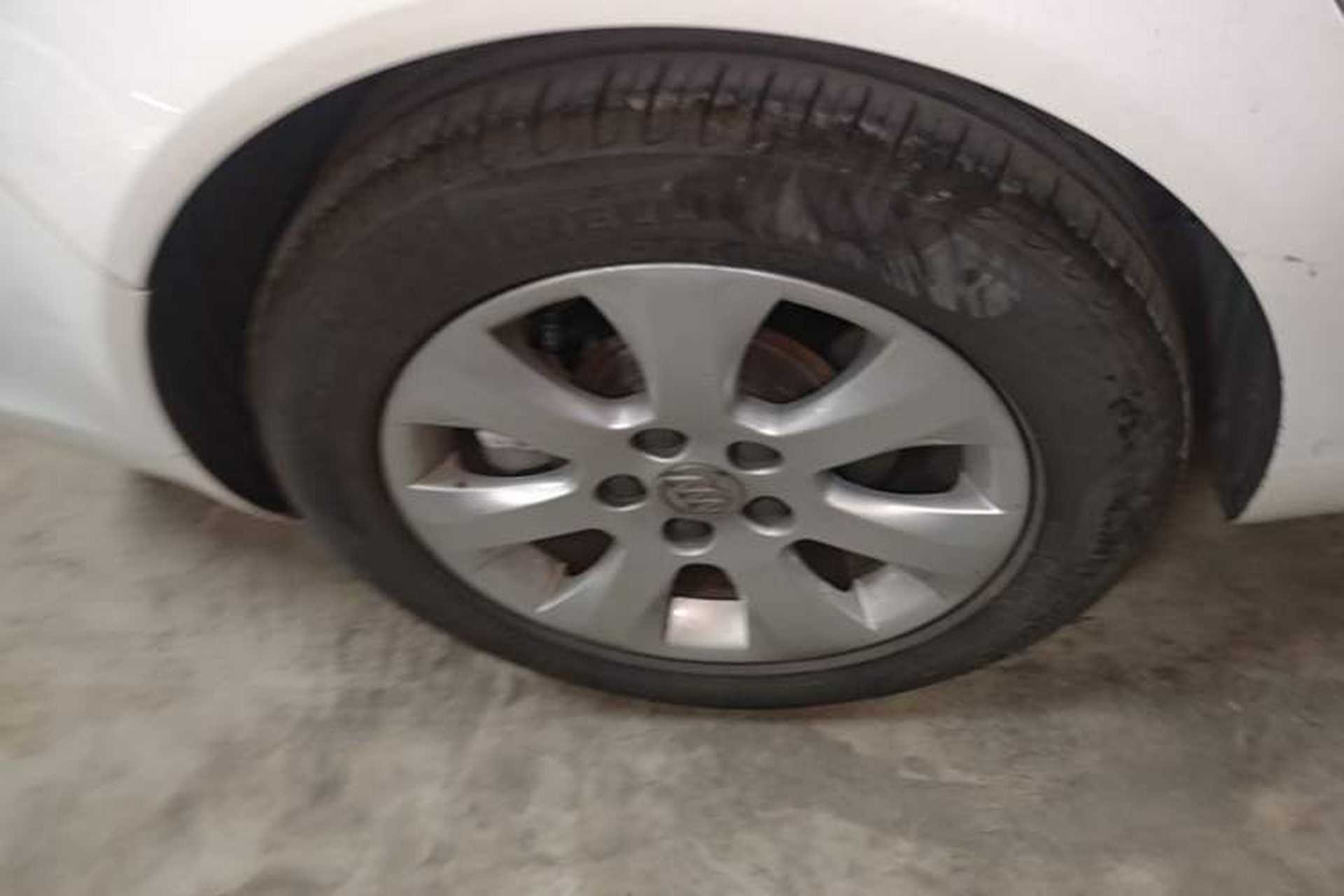 Used Buick Regal 2015 1.6T Leading Technology Model Right Rear Wheel Hub
