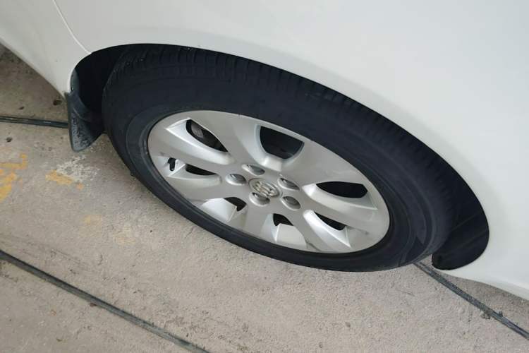Used Buick Regal 2015 1.6T Leading Technology Model Right Rear Wheel Hub