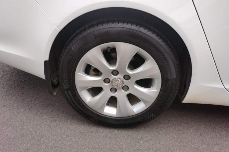 Used Buick Regal 2015 2.0L Elite Fashion Edition Right Rear Wheel Hub
