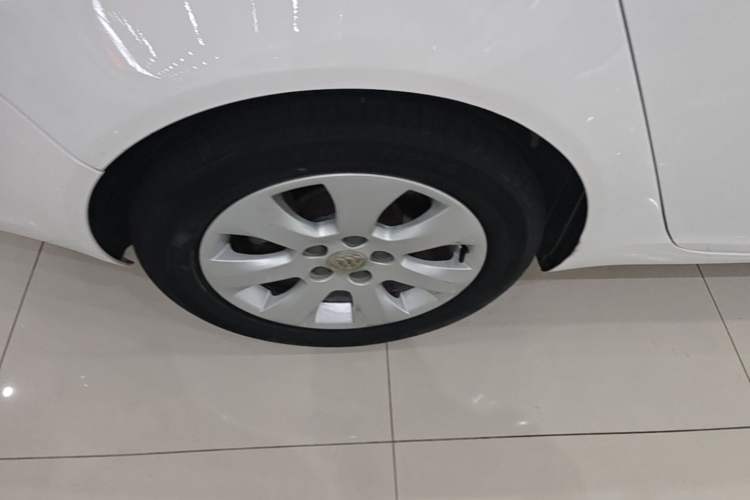 Used Buick Regal 2015 2.0L Elite Fashion Edition Right Rear Wheel Hub
