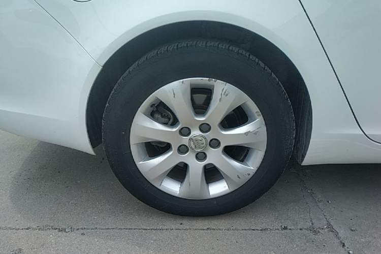 Used Buick Regal 2015 1.6T Elite Tech Model Right Rear Wheel Hub