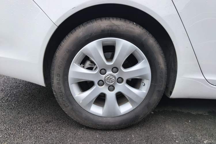 Used Buick Regal 2015 2.0L Leading Fashion Edition Right Rear Wheel Hub