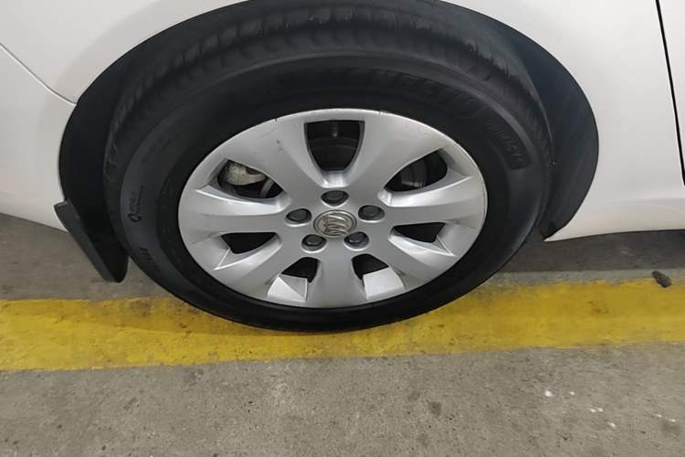 Used Buick Regal 2015 1.6T Leading Technology Model Right Rear Wheel Hub