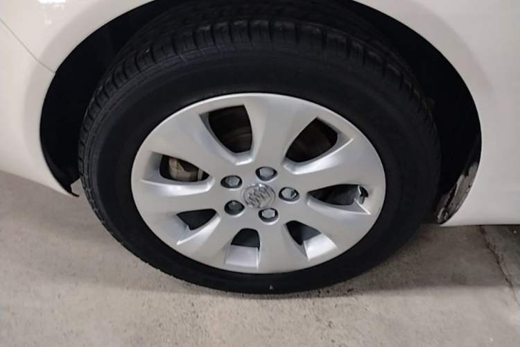 Used Buick Regal 2015 1.6T Leading Technology Model Right Rear Wheel Hub