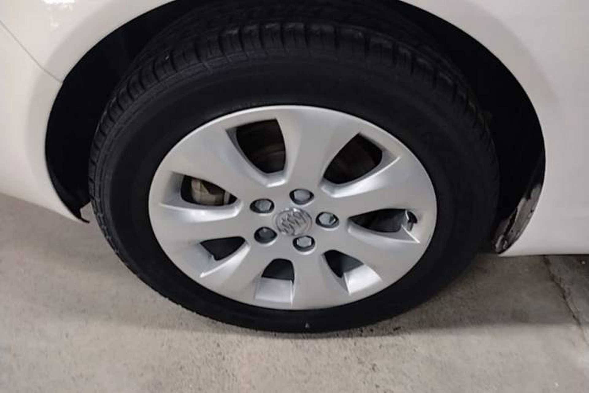 Used Buick Regal 2015 1.6T Leading Technology Model Right Rear Wheel Hub