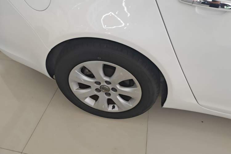 Used Buick Regal 2015 2.0L Elite Fashion Edition Right Rear Wheel Hub