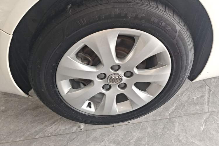 Used Buick Regal 2015 1.6T Elite Tech Model Right Rear Wheel Hub