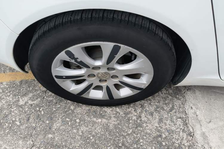 Used Buick Regal 2015 2.0L Elite Fashion Edition Right Rear Wheel Hub