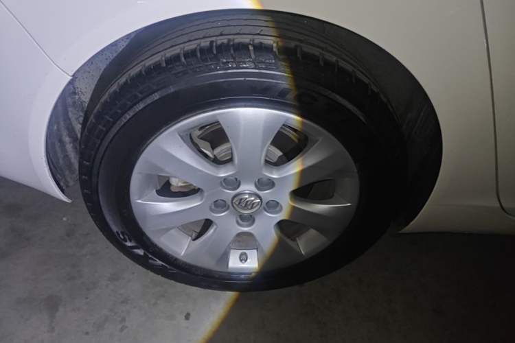 Used Buick Regal 2015 2.0L Leading Fashion Edition Right Rear Wheel Hub