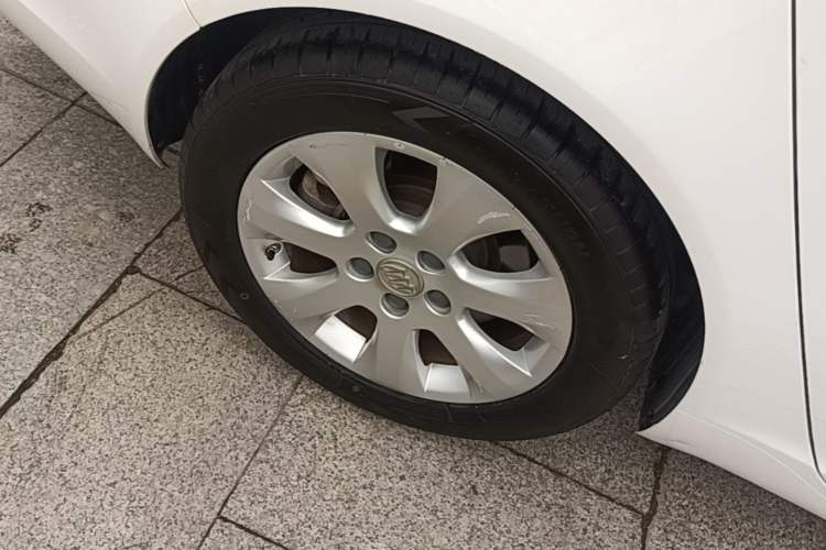 Used Buick Regal 2015 1.6T Leading Technology Model Right Rear Wheel Hub