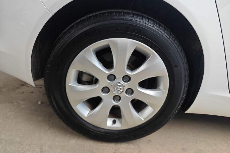 Used Buick Regal 2015 1.6T Leading Technology Model Right Rear Wheel Hub