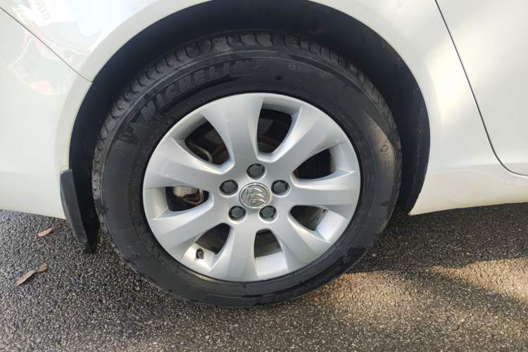 Used Buick Regal 2015 1.6T Elite Tech Model Right Rear Wheel Hub