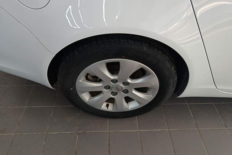 Used Buick Regal 2015 1.6T Leading Technology Model Right Rear Wheel Hub