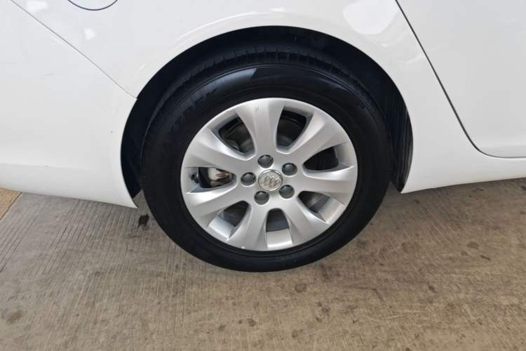 Used Buick Regal 2015 2.0L Leading Fashion Edition Right Rear Wheel Hub