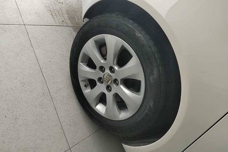Used Buick Regal 2015 1.6T Leading Technology Model Right Rear Wheel Hub