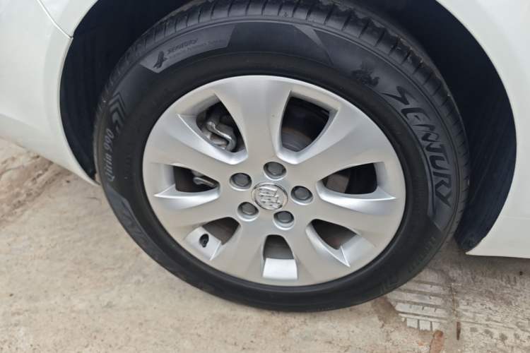 Used Buick Regal 2015 2.0L Leading Fashion Edition Right Rear Wheel Hub
