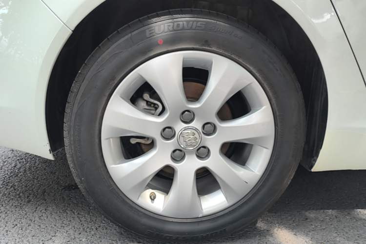 Used Buick Regal 2015 2.0L Leading Fashion Edition Right Rear Wheel Hub