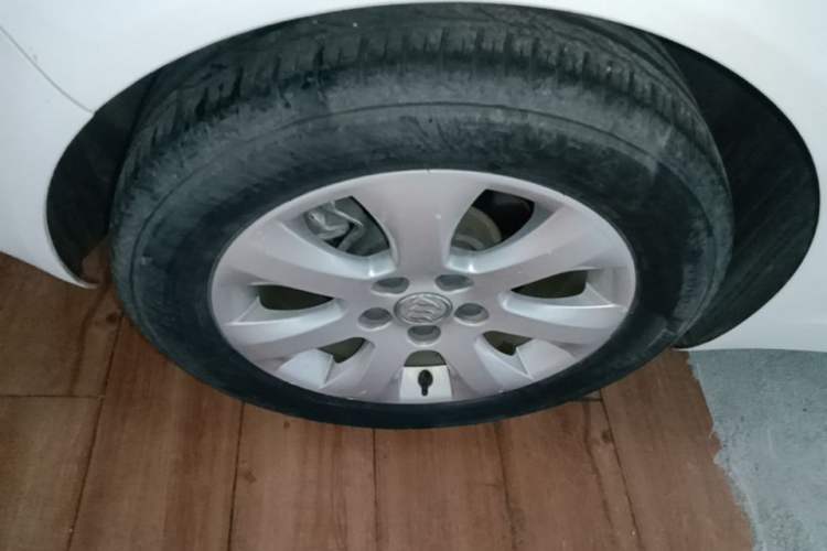 Used Buick Regal 2015 2.0L Elite Fashion Edition Right Rear Wheel Hub