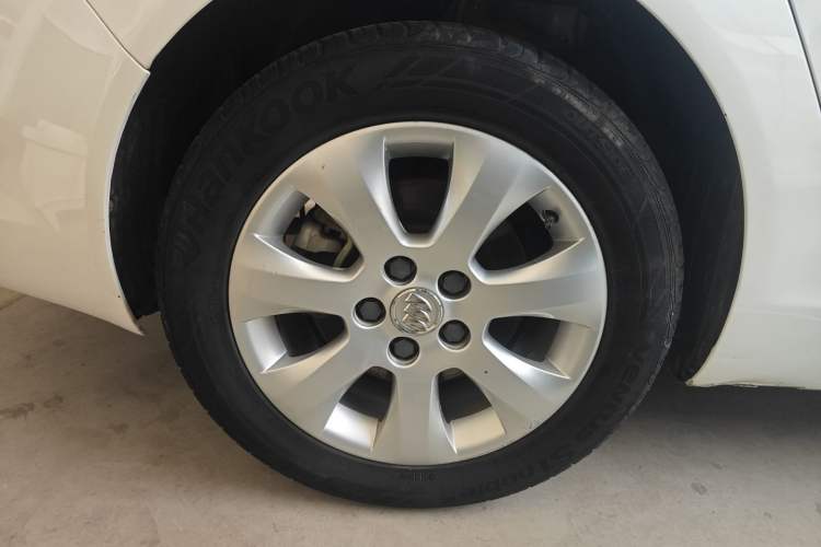 Used Buick Regal 2015 1.6T Leading Technology Model Right Rear Wheel Hub