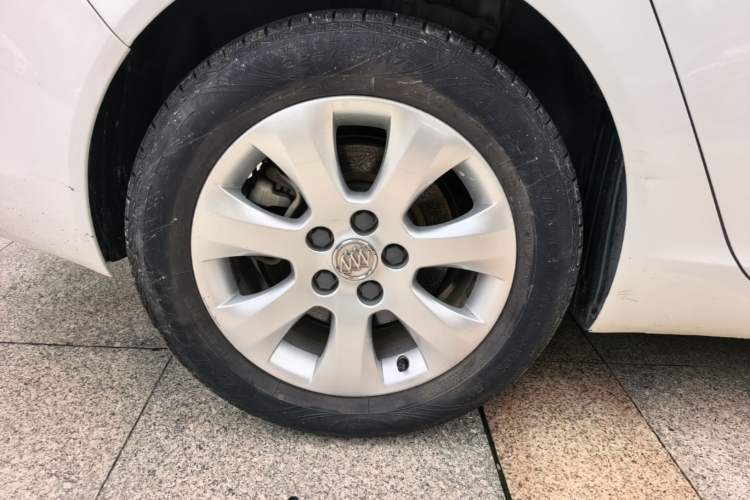 Used Buick Regal 2015 1.6T Elite Tech Model Right Rear Wheel Hub