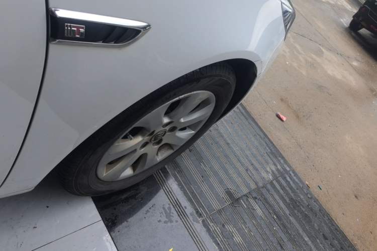 Used Buick Regal 2015 1.6T Elite Tech Model Right Rear Wheel Hub