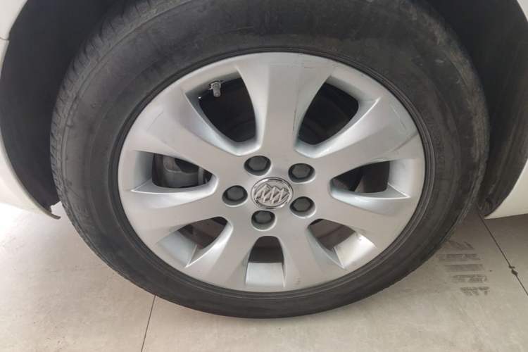 Used Buick Regal 2015 1.6T Leading Technology Model Right Rear Wheel Hub