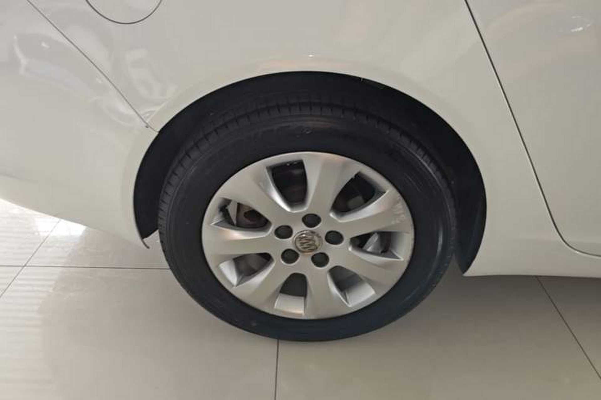 Used Buick Regal 2015 2.0L Elite Fashion Edition Right Rear Wheel Hub