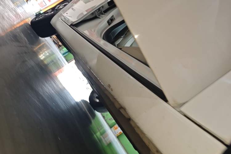 Used Buick Regal 2015 2.0L Leading Fashion Edition Right Side Sill