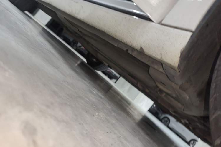Used Buick Regal 2015 1.6T Leading Technology Model Right Side Sill