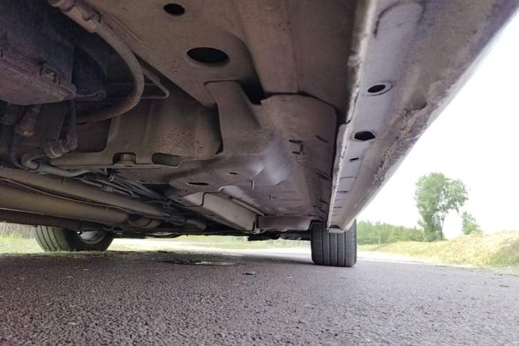 Used Buick Regal 2015 1.6T Leading Technology Model Right Side Sill