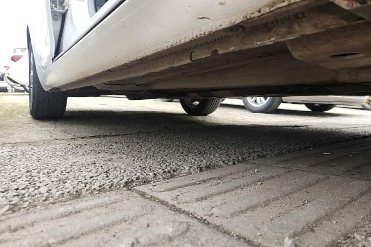 Used Buick Regal 2015 1.6T Elite Tech Model Right Side Sill