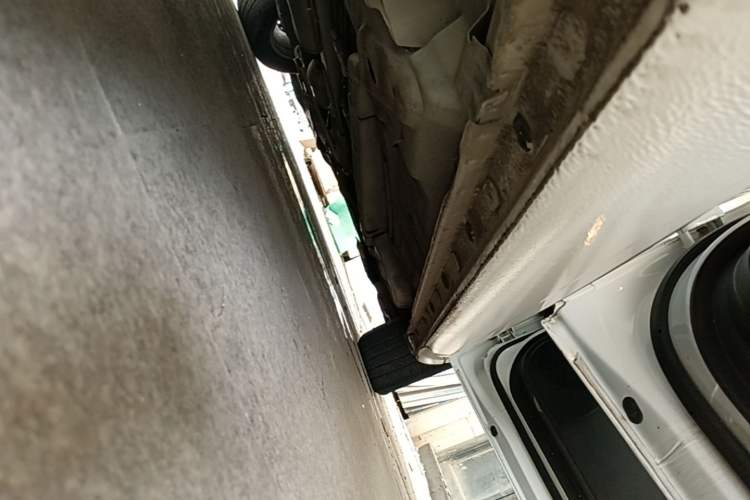 Used Buick Regal 2015 1.6T Elite Tech Model Right Side Sill