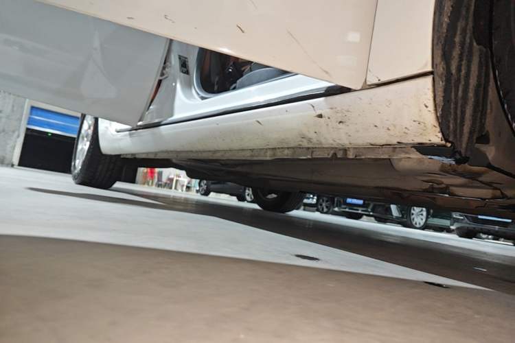 Used Buick Regal 2015 1.6T Elite Tech Model Right Side Sill
