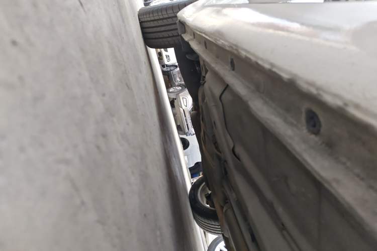 Used Buick Regal 2015 2.0L Leading Fashion Edition Right Side Sill