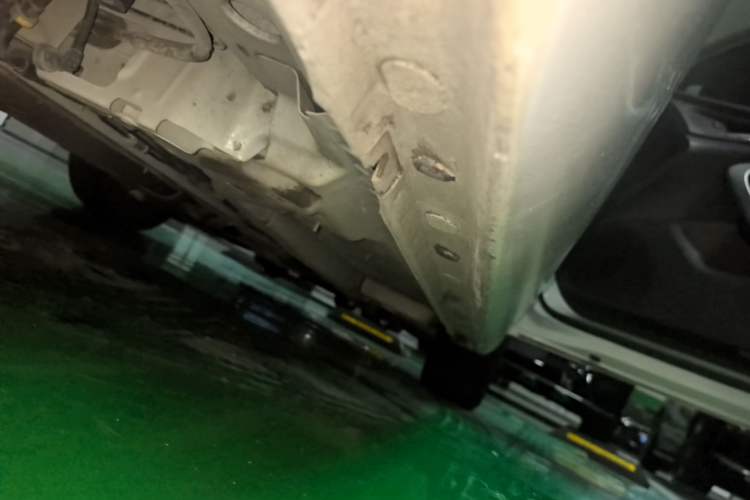 Used Buick Regal 2015 1.6T Leading Technology Model Right Side Sill