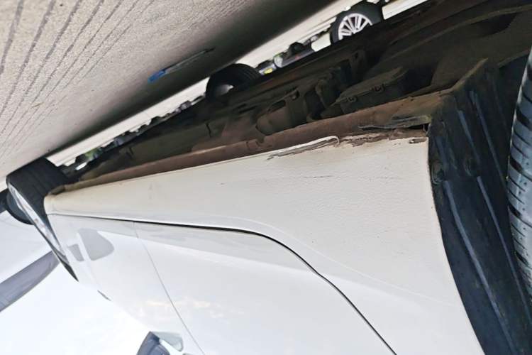 Used Buick Regal 2015 2.0L Leading Fashion Edition Right Side Sill